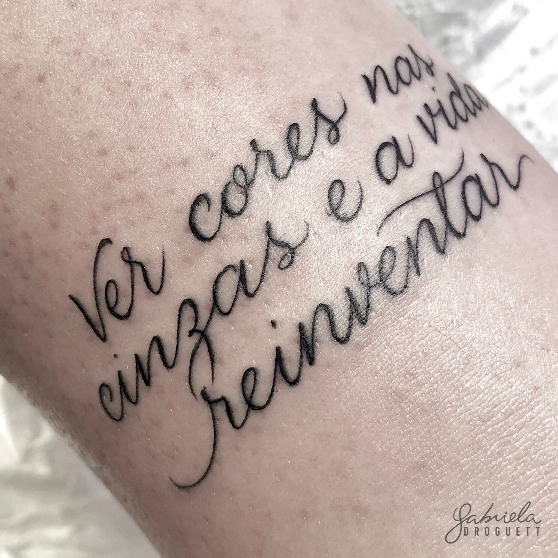 Featured image of post Letras Para Tatuagem No Bra o Mais de 50 inspira es incr veis para a sua nova tattoo
