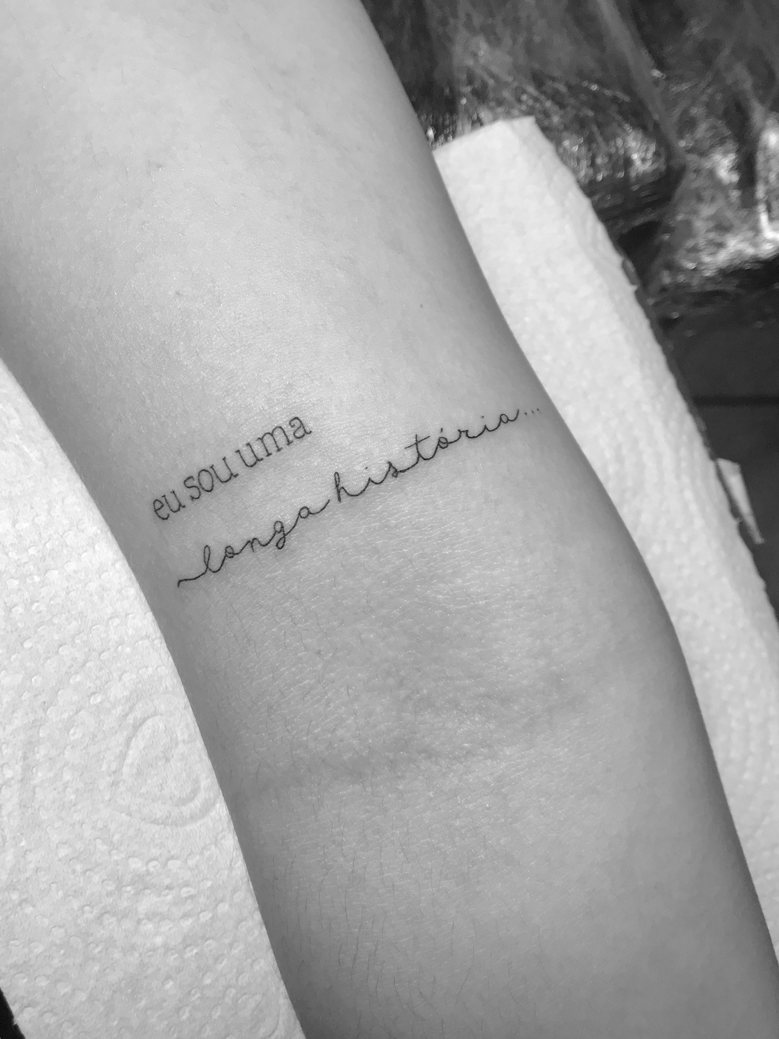 Tatuagens de frases: onde fazer e o que tatuar - Blog Tattoo2me