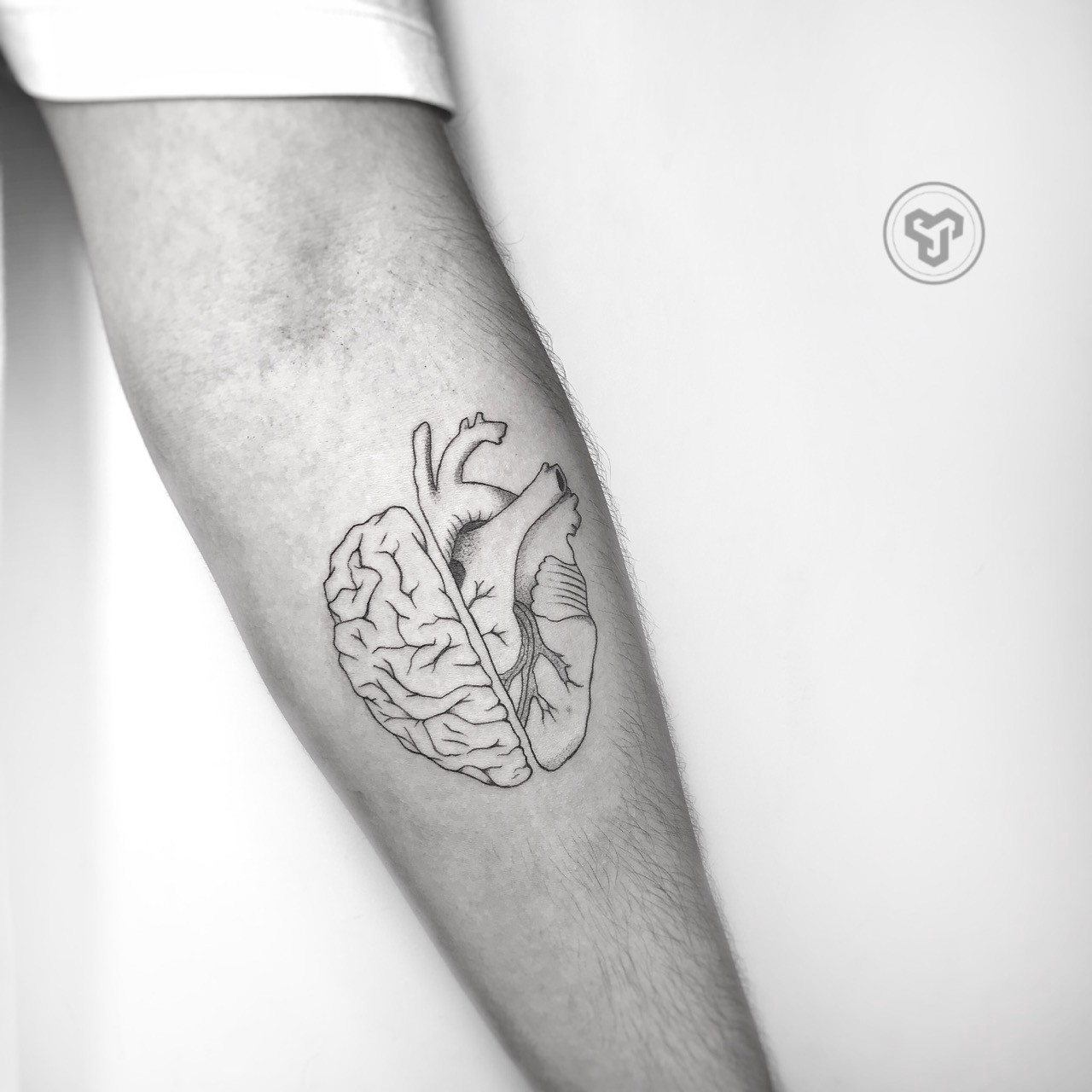 Traço fino: a tatuagem no estilo Fineline - Blog Tattoo2me
