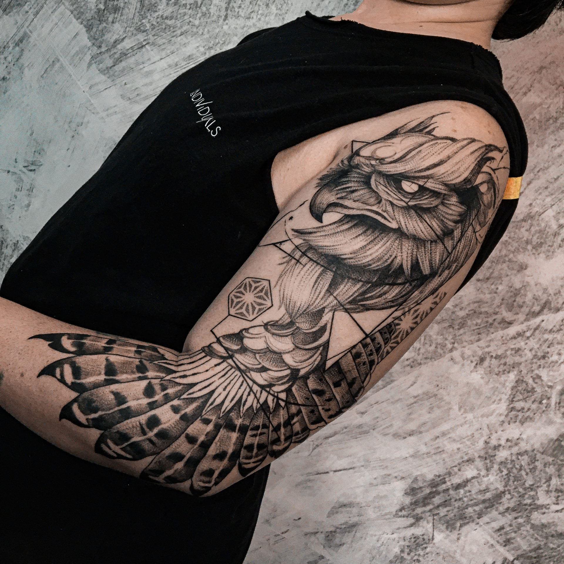 Tatuagens grandes pretas: conheça artistas de blackwork! - Blog Tattoo2me