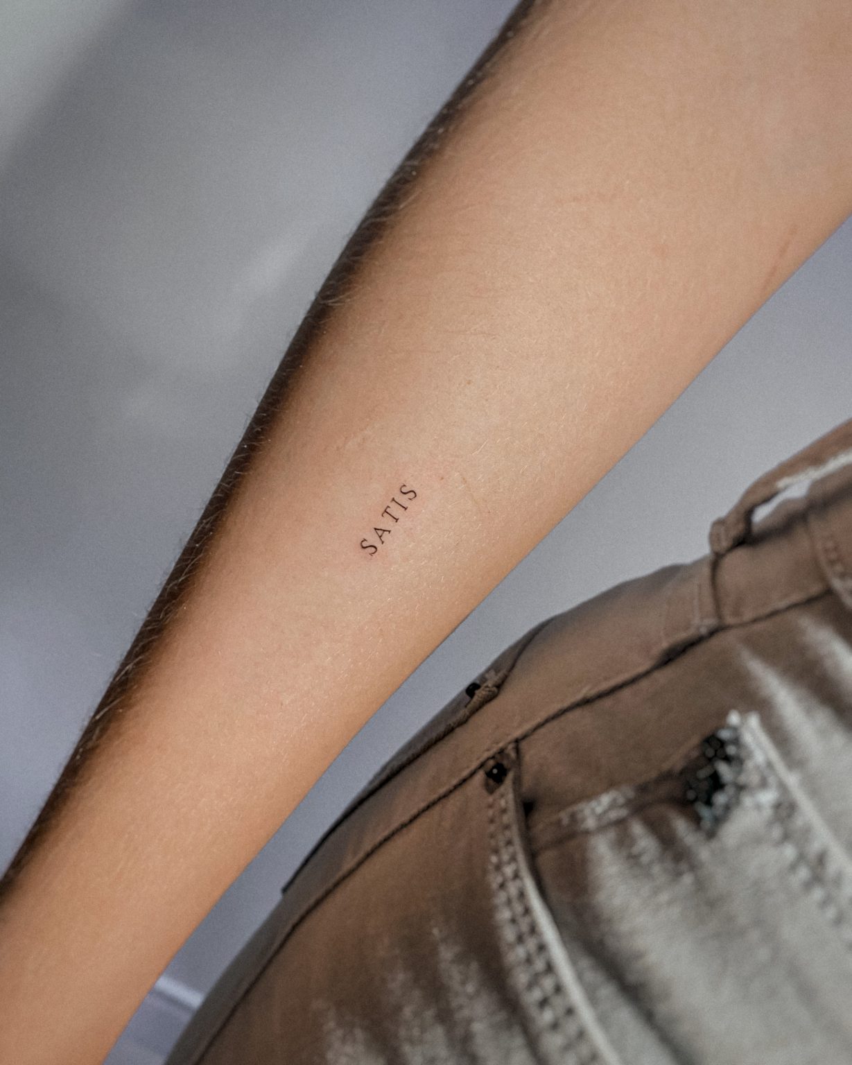 Tatuagem no estilo fineline: Acompanhe 33 tatuadores e 99 projetos ...